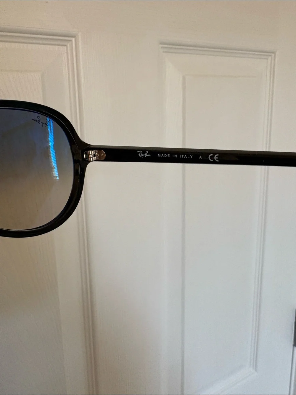Ray-Ban Black Aviator Sunglasses with Gray Lenses